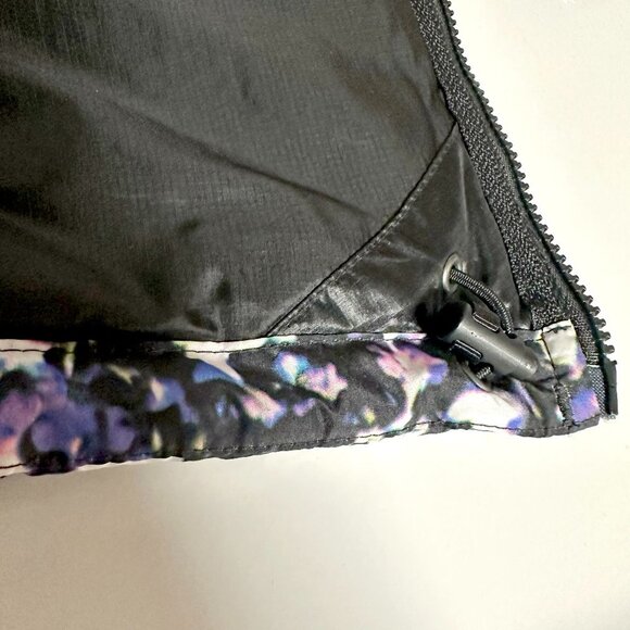 North Face Puff Vest - Picture 3 of 14